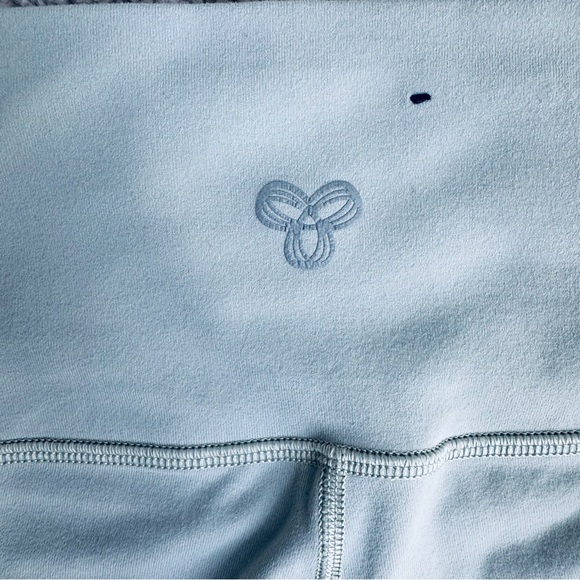 Aritzia TnAction High Waisted Leggings Light Green Size XS Good - Picture 5 of 9